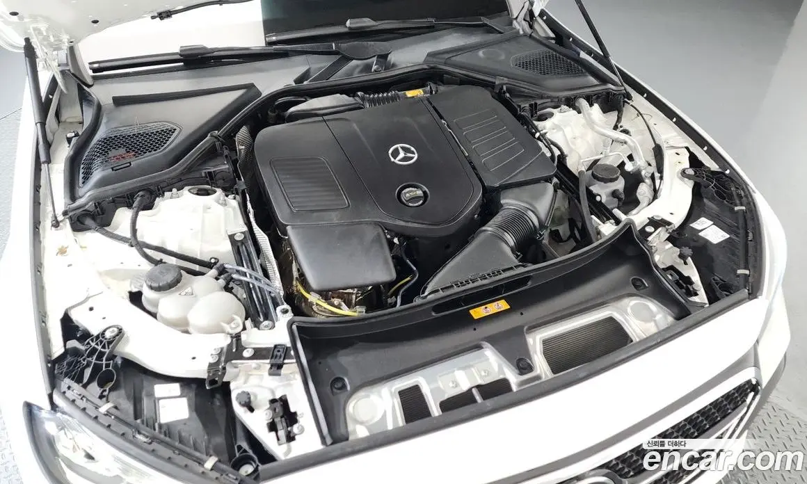Mercedes-Benz E-Class 2025 2.0 автомат (гидро), фото 5