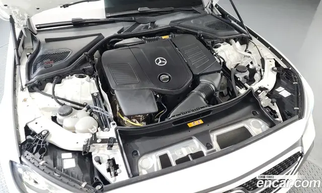 Mercedes-Benz E-Class 2025 2.0 автомат (гидро), миниатюра 5