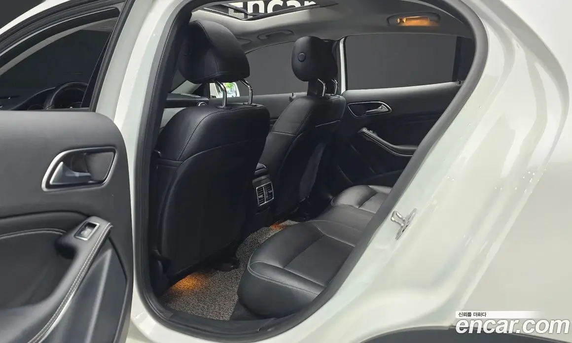 Mercedes-Benz GLA-Class 2018 2.0 автомат (гидро), фото 16