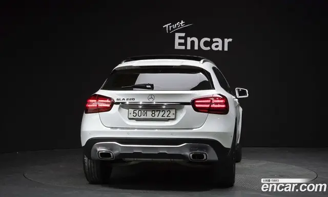 Mercedes-Benz GLA-Class 2018 2.0 автомат (гидро), миниатюра 3