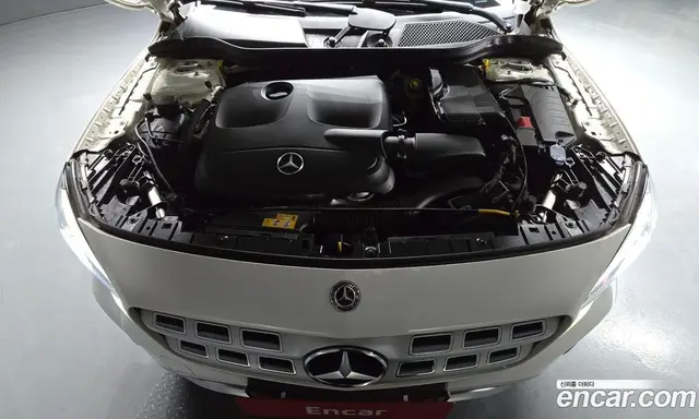 Mercedes-Benz GLA-Class 2018 2.0 автомат (гидро), миниатюра 5