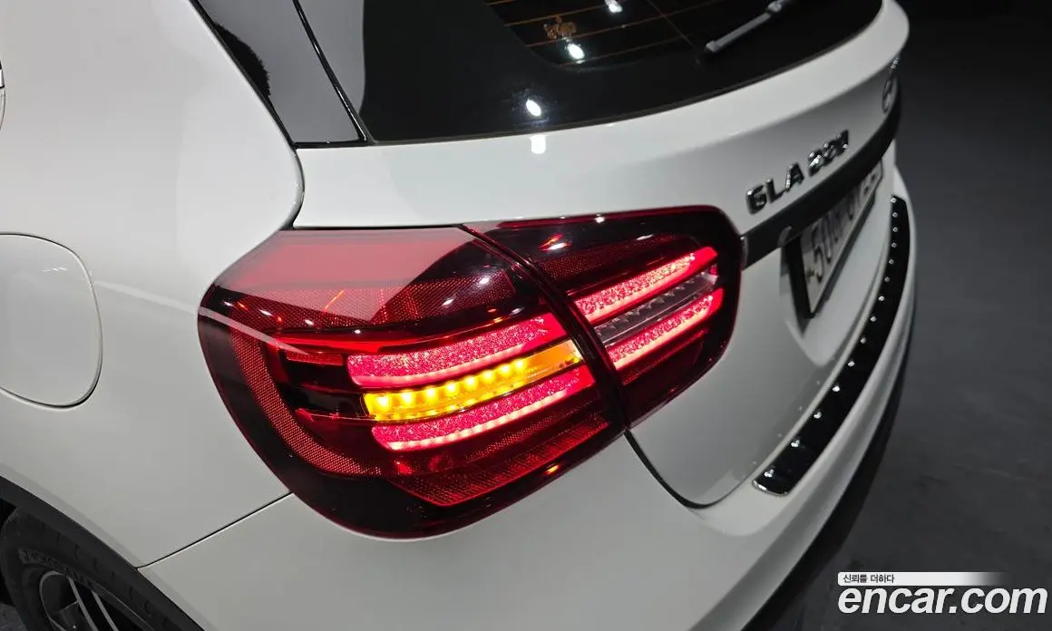 Mercedes-Benz GLA-Class 2018 2.0 автомат (гидро), фото 8