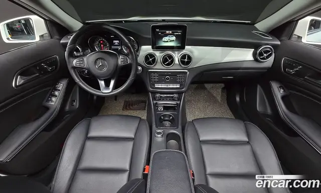 Mercedes-Benz GLA-Class 2018 2.0 автомат (гидро), миниатюра 9