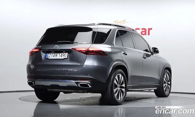 Mercedes-Benz GLE-Class 2025 2.0 автомат (гидро), миниатюра 2