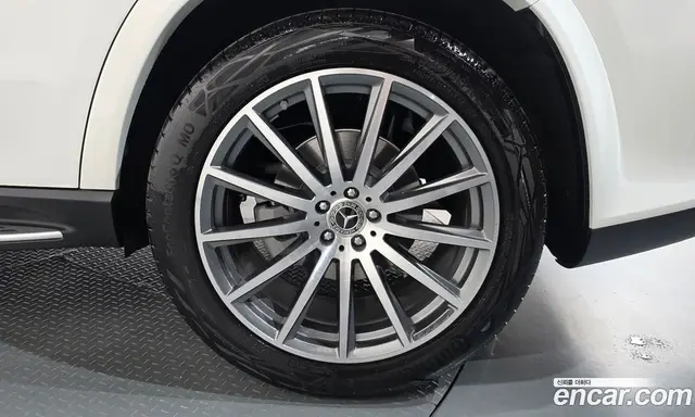 Mercedes-Benz GLS-Class 2025 3.0 автомат (гидро), миниатюра 7