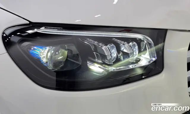 Mercedes-Benz GLS-Class 2025 3.0 автомат (гидро), миниатюра 8