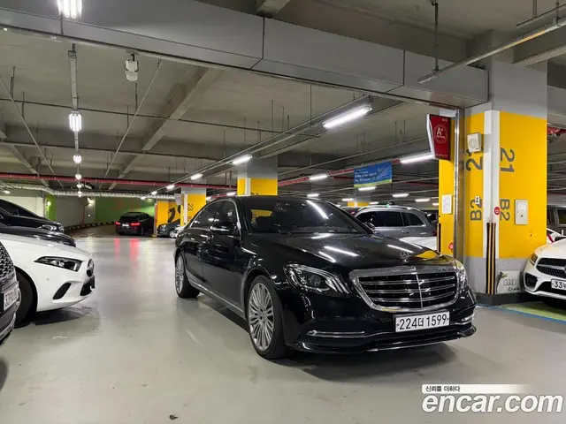 Mercedes-Benz S-Class 2019 4.0 автомат (гидро), миниатюра 3