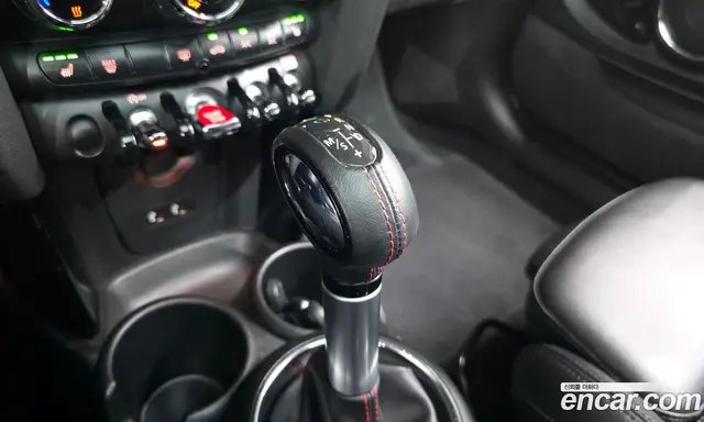 Mini Cooper 2019 2.0 автомат (гидро), миниатюра 11