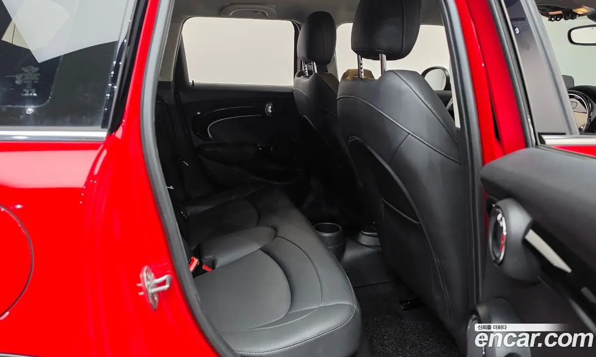 Mini Cooper 2023 1.5 автомат (гидро), фото 17