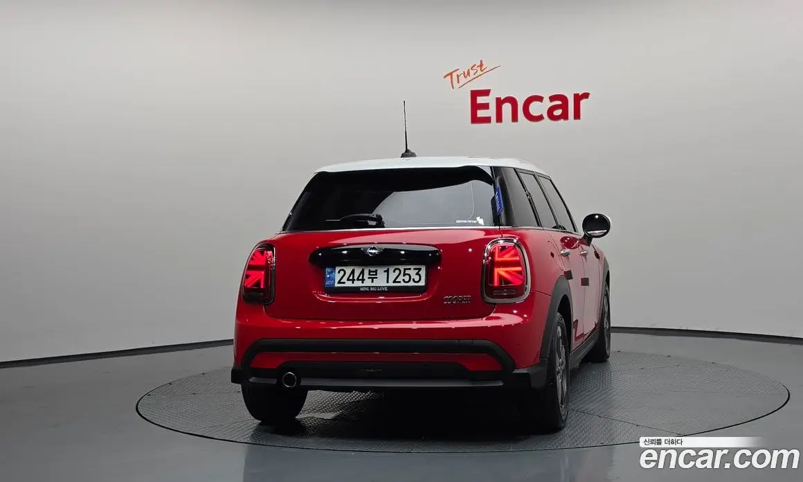 Mini Cooper 2023 1.5 автомат (гидро), фото 4