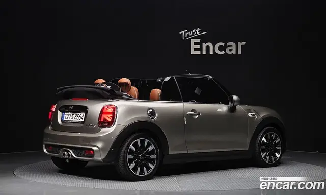 Mini Cooper Convertible 2019 2.0 автомат (гидро), миниатюра 2