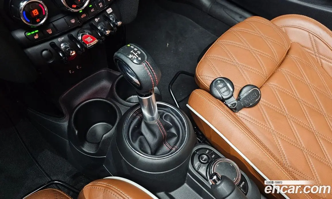 Mini Cooper Convertible 2019 2.0 автомат (гидро), фото 12