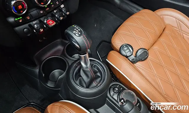 Mini Cooper Convertible 2019 2.0 автомат (гидро), миниатюра 12