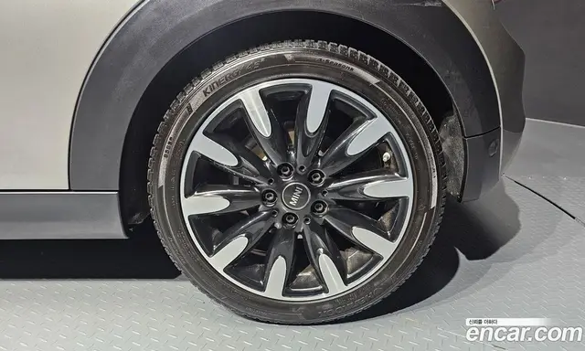 Mini Cooper Convertible 2019 2.0 автомат (гидро), миниатюра 7