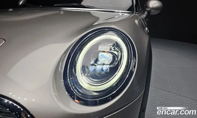 Mini Cooper Convertible 2019 2.0 автомат (гидро), миниатюра 8