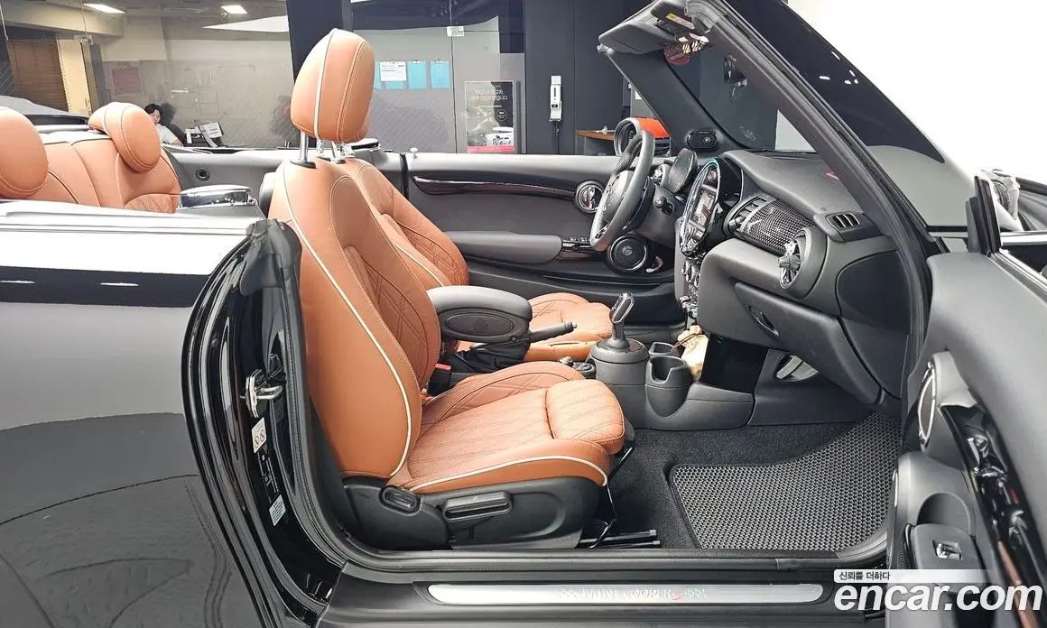 Mini Cooper Convertible 2020 2.0 автомат (гидро), фото 16 Mini Cooper Convertible 2020 2.0 автомат (гидро), фото 16