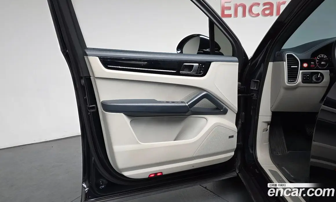 Porsche Cayenne 2021 3.0 автомат (гидро), фото 13