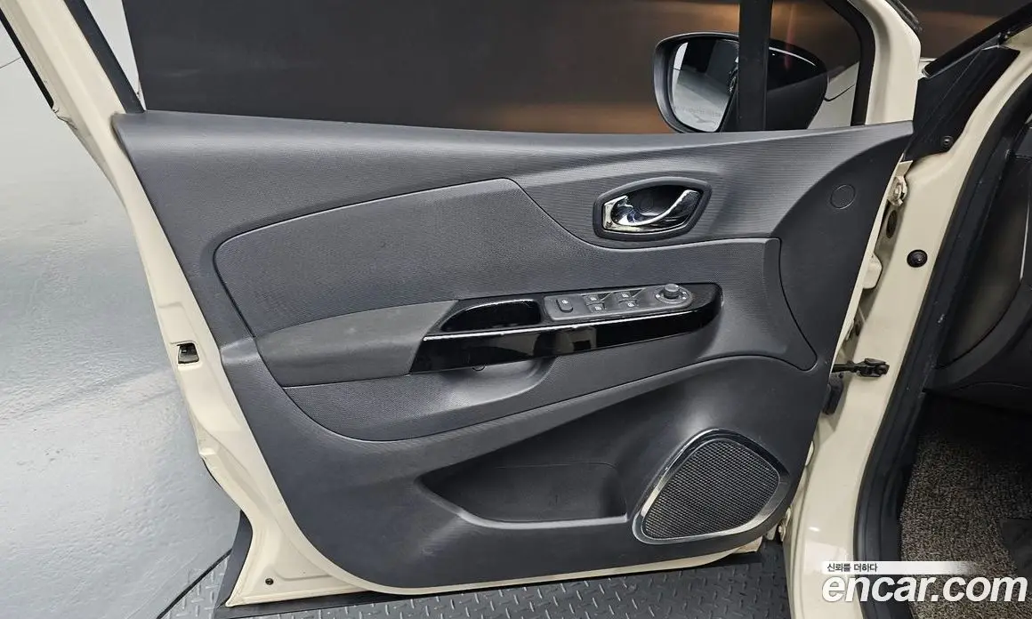 Renault (Samsung) QM3 2015 1.5 автомат (гидро), фото 13 Renault (Samsung) QM3 2015 1.5 автомат (гидро), фото 13