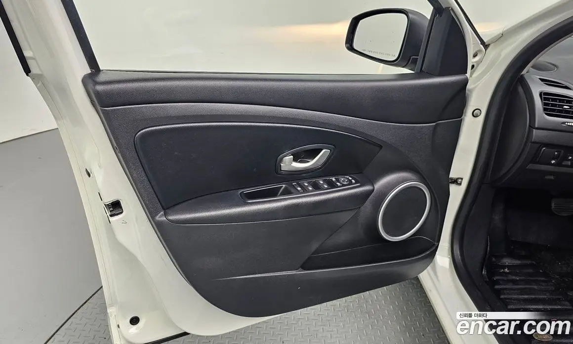 Renault (Samsung) SM3 2013 1.6 автомат (гидро), фото 14 Renault (Samsung) SM3 2013 1.6 автомат (гидро), фото 14