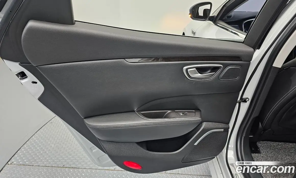 Renault (Samsung) SM6 2018 2.0 автомат (гидро), фото 15 Renault (Samsung) SM6 2018 2.0 автомат (гидро), фото 15