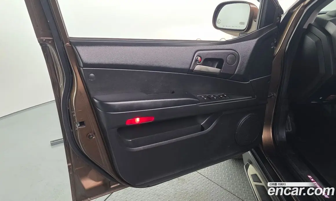 SsangYong Korando 2015 2.0 автомат (гидро), фото 14