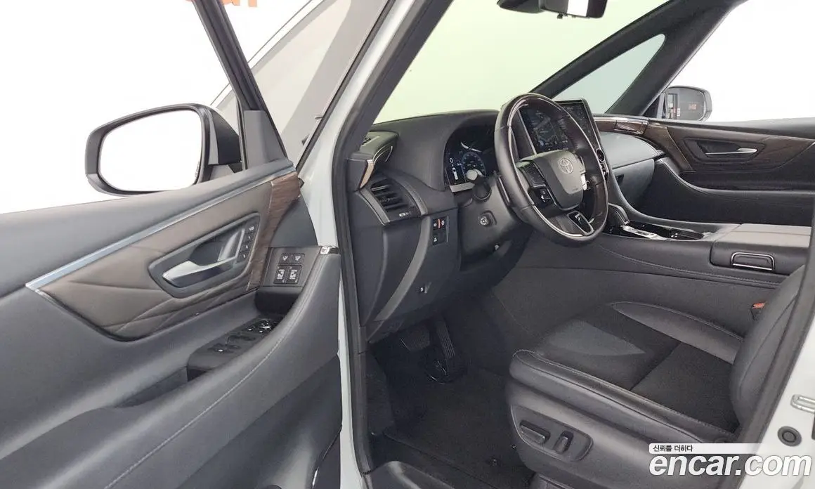 Toyota Alphard 2024 2.5 автомат (гидро), фото 13