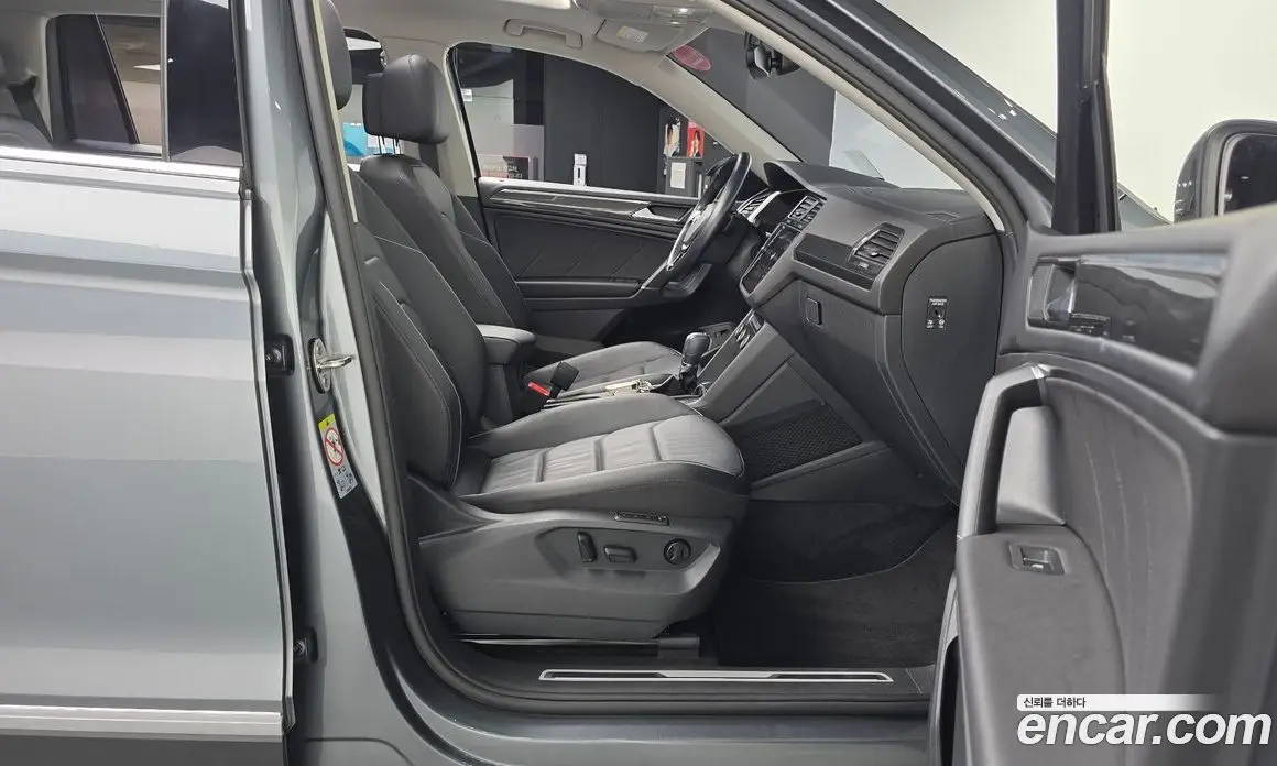Volkswagen Tiguan 2018 2.0 автомат (гидро), фото 16