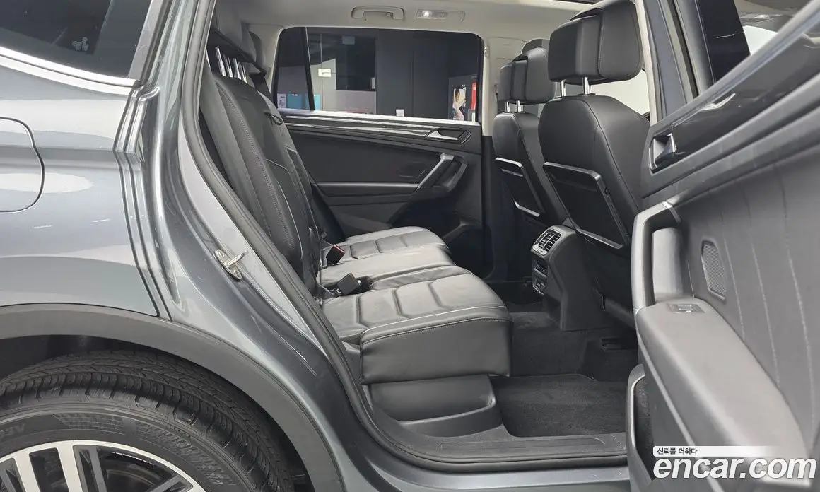 Volkswagen Tiguan 2018 2.0 автомат (гидро), фото 17