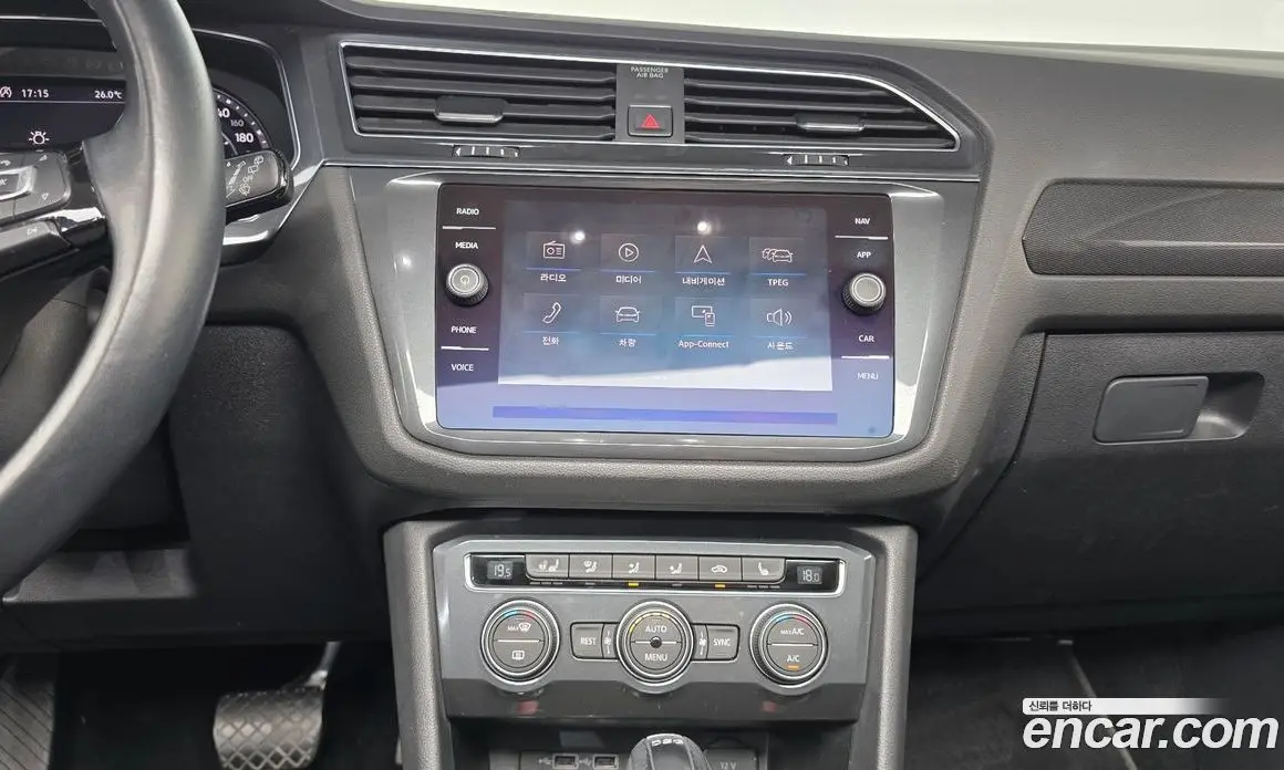 Volkswagen Tiguan 2018 2.0 автомат (гидро), фото 20