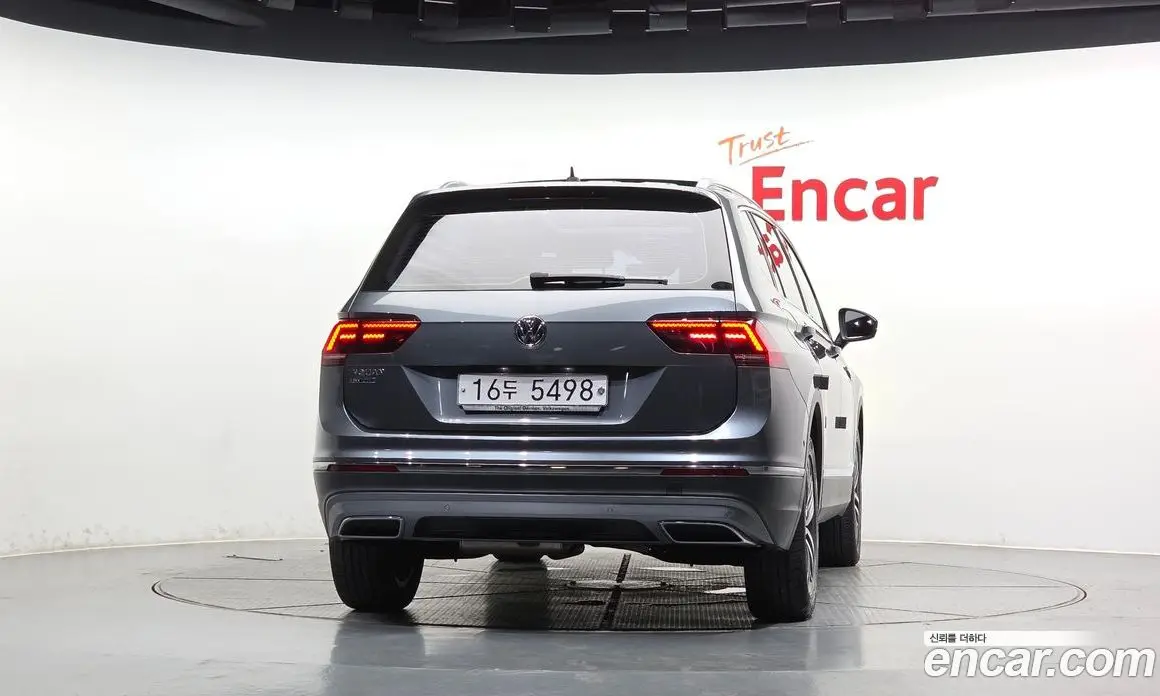 Volkswagen Tiguan 2018 2.0 автомат (гидро), фото 4