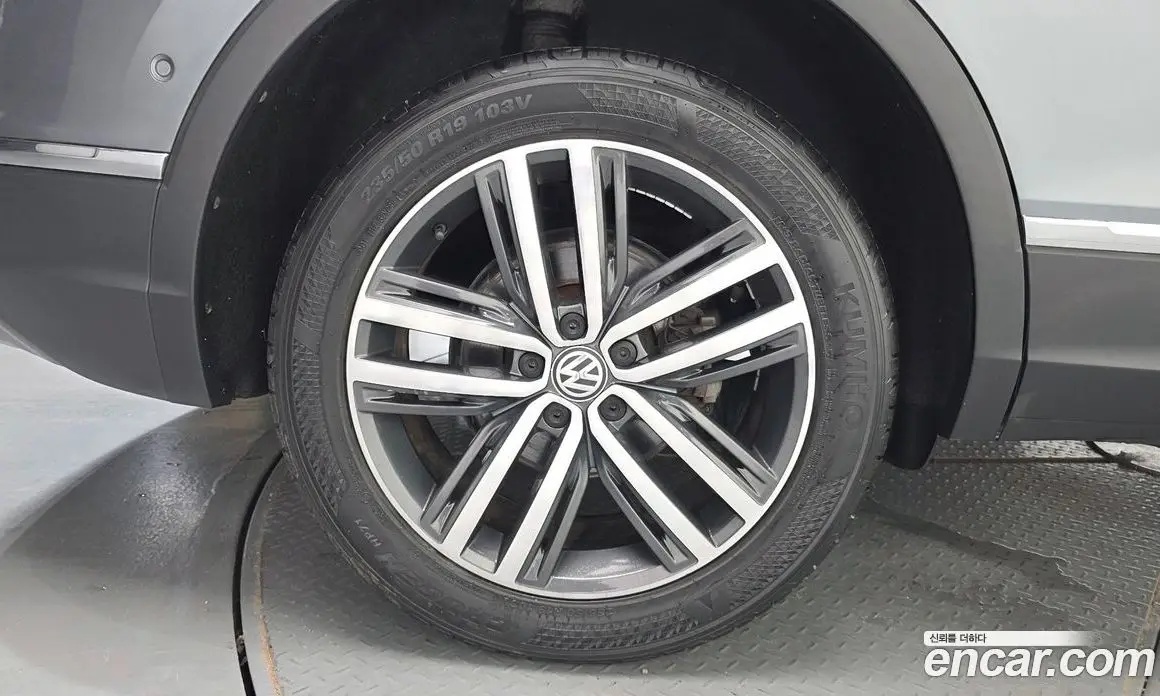 Volkswagen Tiguan 2018 2.0 автомат (гидро), фото 5