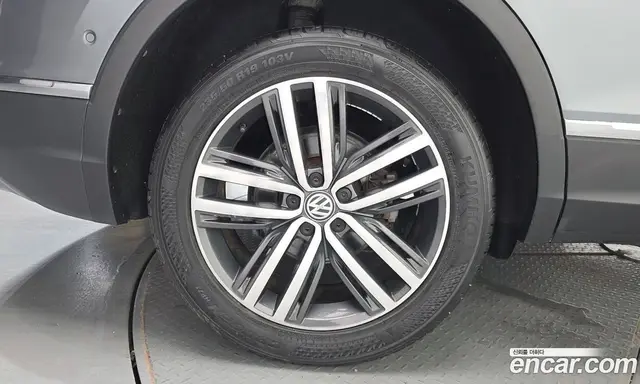Volkswagen Tiguan 2018 2.0 автомат (гидро), миниатюра 5