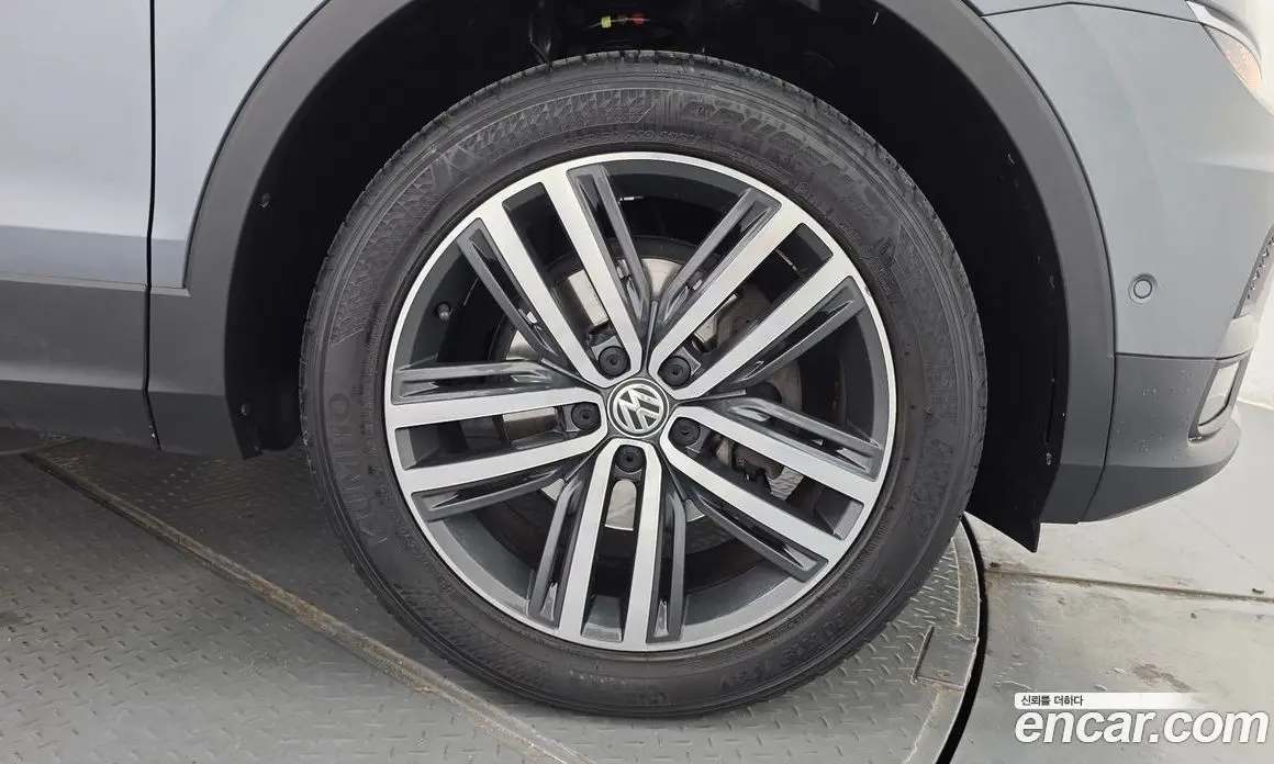 Volkswagen Tiguan 2018 2.0 автомат (гидро), фото 7