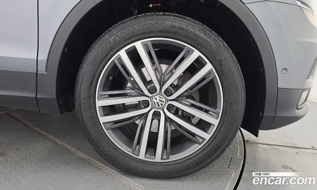 Volkswagen Tiguan 2018 2.0 автомат (гидро), миниатюра 7