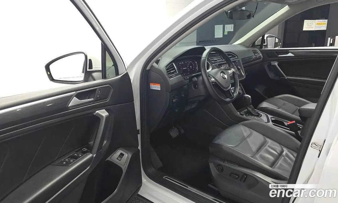 Volkswagen Tiguan 2020 2.0 автомат (гидро), фото 13 Volkswagen Tiguan 2020 2.0 автомат (гидро), фото 13