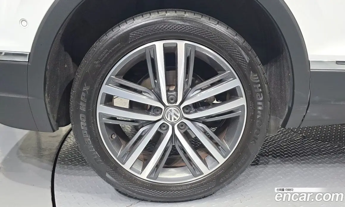 Volkswagen Tiguan 2020 2.0 автомат (гидро), фото 5 Volkswagen Tiguan 2020 2.0 автомат (гидро), фото 5