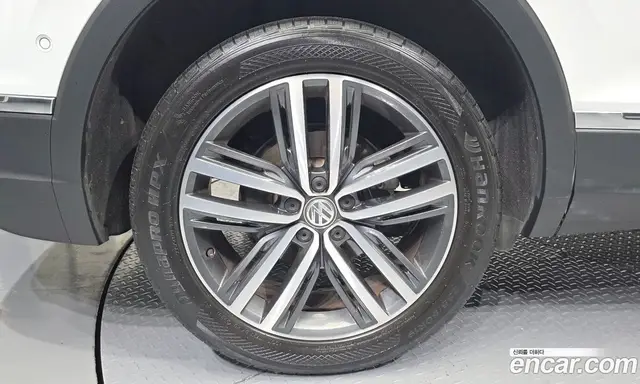Volkswagen Tiguan 2020 2.0 автомат (гидро), миниатюра 5 Volkswagen Tiguan 2020 2.0 автомат (гидро), миниатюра 5