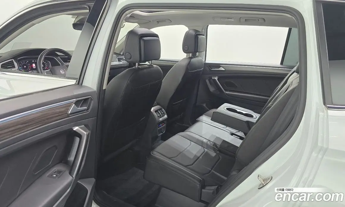 Volkswagen Tiguan 2022 2.0 автомат (гидро), фото 12