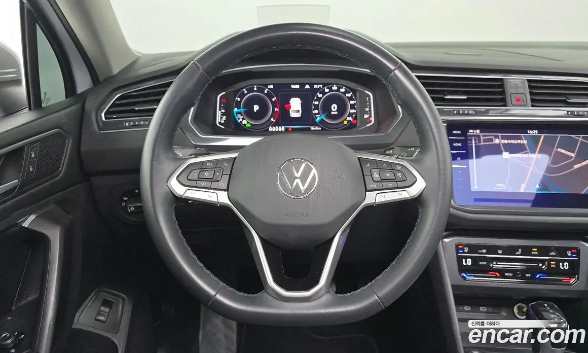 Volkswagen Tiguan 2022 2.0 автомат (гидро), фото 13