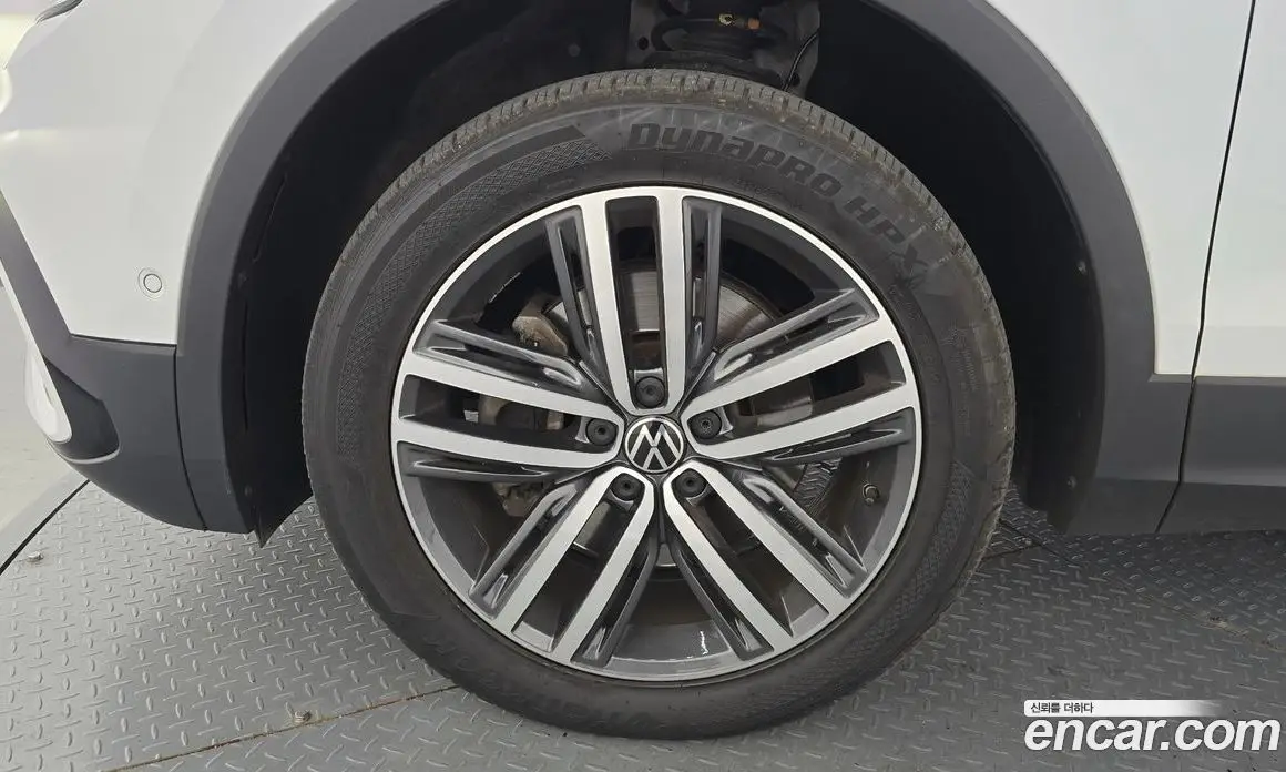 Volkswagen Tiguan 2022 2.0 автомат (гидро), фото 5