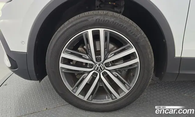 Volkswagen Tiguan 2022 2.0 автомат (гидро), миниатюра 5