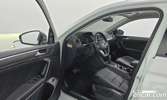 Volkswagen Tiguan 2022 2.0 автомат (гидро), миниатюра 10
