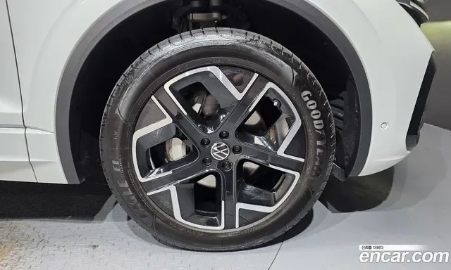 Volkswagen Touareg 2025 3.0 автомат (гидро), миниатюра 7