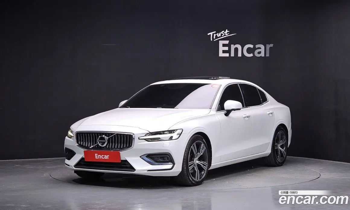 Volvo S60 2020 2.0 автомат (гидро), фото 1 Volvo S60 2020 2.0 автомат (гидро), фото 1
