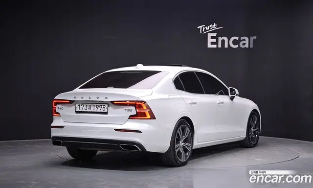 Volvo S60 2020 2.0 автомат (гидро), миниатюра 2 Volvo S60 2020 2.0 автомат (гидро), миниатюра 2