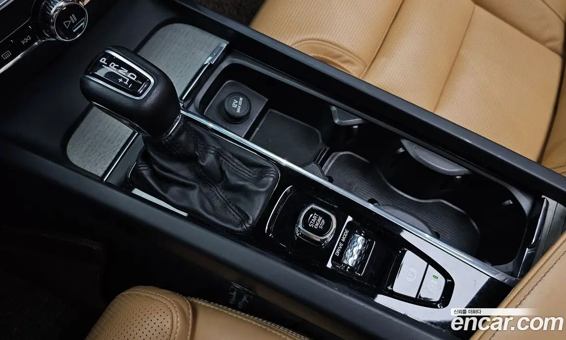 Volvo S60 2020 2.0 автомат (гидро), фото 12 Volvo S60 2020 2.0 автомат (гидро), фото 12
