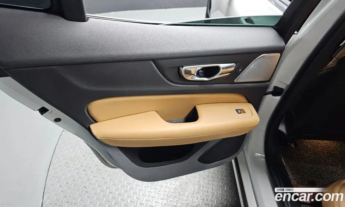 Volvo S60 2020 2.0 автомат (гидро), фото 15 Volvo S60 2020 2.0 автомат (гидро), фото 15