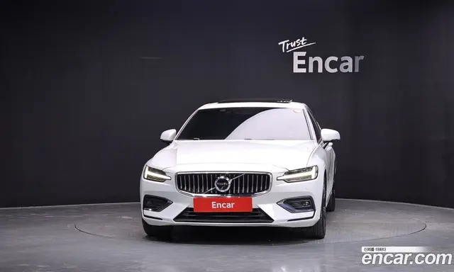 Volvo S60 2020 2.0 автомат (гидро), миниатюра 3 Volvo S60 2020 2.0 автомат (гидро), миниатюра 3