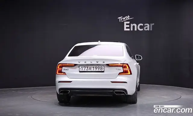 Volvo S60 2020 2.0 автомат (гидро), миниатюра 4 Volvo S60 2020 2.0 автомат (гидро), миниатюра 4