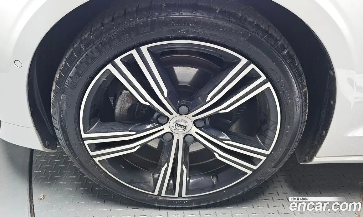 Volvo S60 2020 2.0 автомат (гидро), фото 5 Volvo S60 2020 2.0 автомат (гидро), фото 5